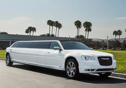 What kind of fleet should be rented for the wedding day?